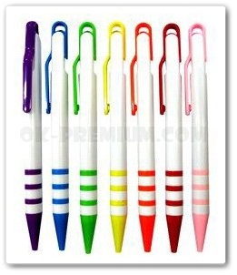 P001 ปากกาพลาสติก ปากกา ปากกาพรีเมี่ยม ปากกาพลาสติก พร้อมสกรีน สกรีนฟรี ของพรีเมี่ยม สินค้าพรีเมี่ยม ของนำเข้า สินค้านำเข้า ของแจก ของแถม ของชำร่วย มีให้เลือกหลายแบบค่ะ