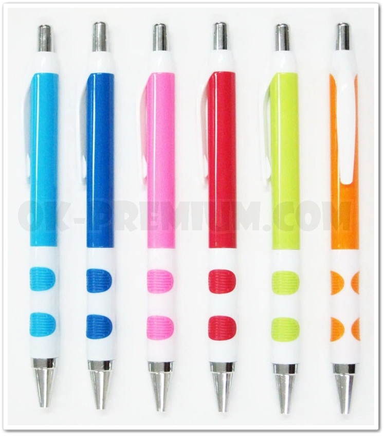 P008 ปากกาพลาสติก ปากกา ปากกาพรีเมี่ยม ปากกาพลาสติก พร้อมสกรีน สกรีนฟรี ของพรีเมี่ยม สินค้าพรีเมี่ยม ของนำเข้า สินค้านำเข้า ของแจก ของแถม ของชำร่วย มีให้เลือกหลายแบบค่ะ