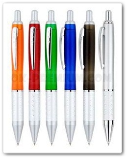 P250 ปากกาพลาสติก ปากกาดูดี ปากกา ปากกาพรีเมี่ยม ปากกาคล้องคอ พร้อมสกรีน สกรีนฟรี ของพรีเมี่ยม สินค้าพรีเมี่ยม ของนำเข้า สินค้านำเข้า ของแจก ของแถม ของชำร่วย มีให้เลือกหลายแบบค่ะ